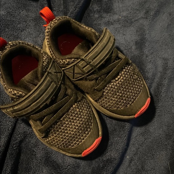 Toddler Shoe Lot with 7 pairs - Picture 3 of 8